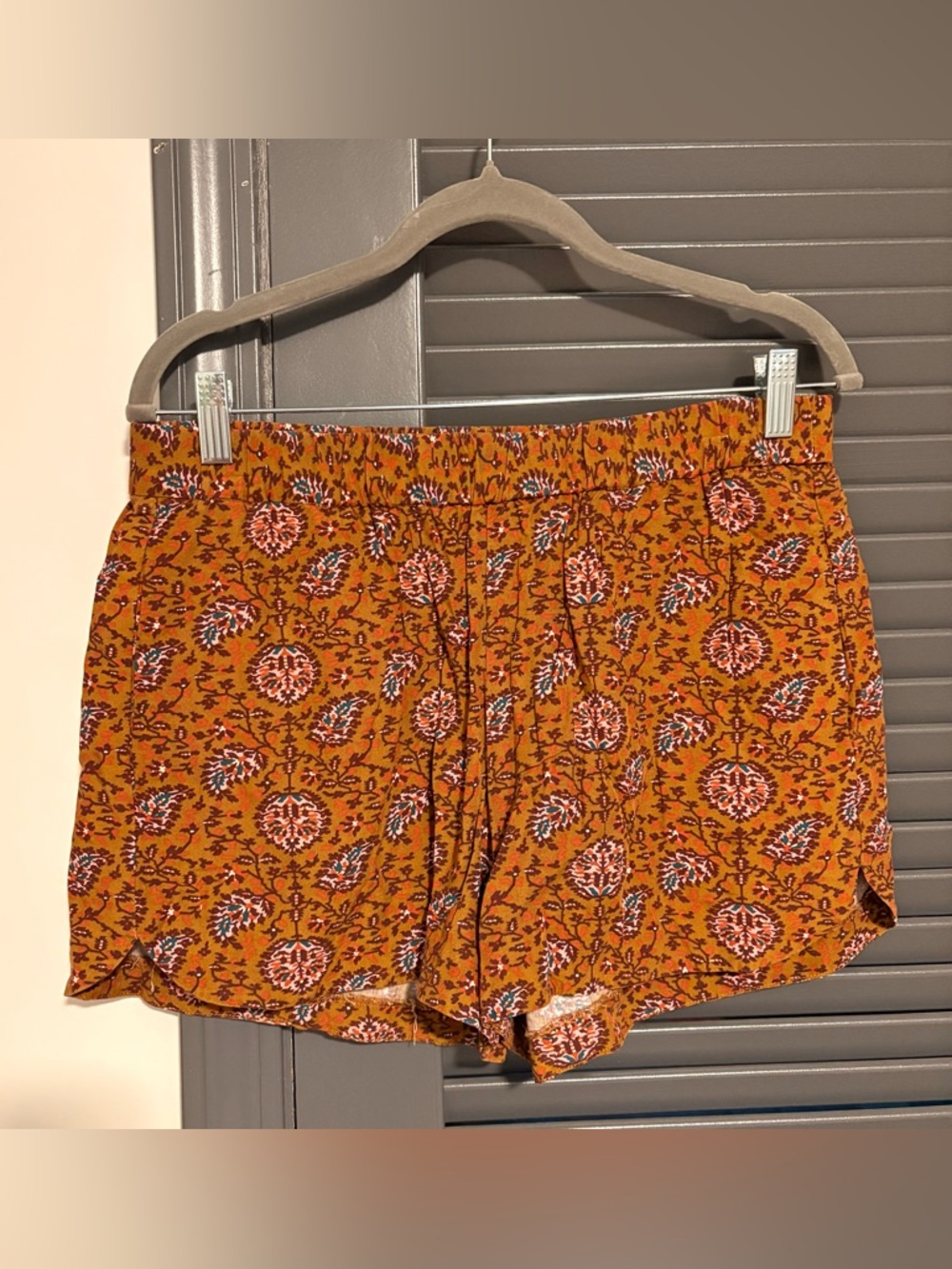 Madewell Drapey Pull-On Shorts with a Paisley print